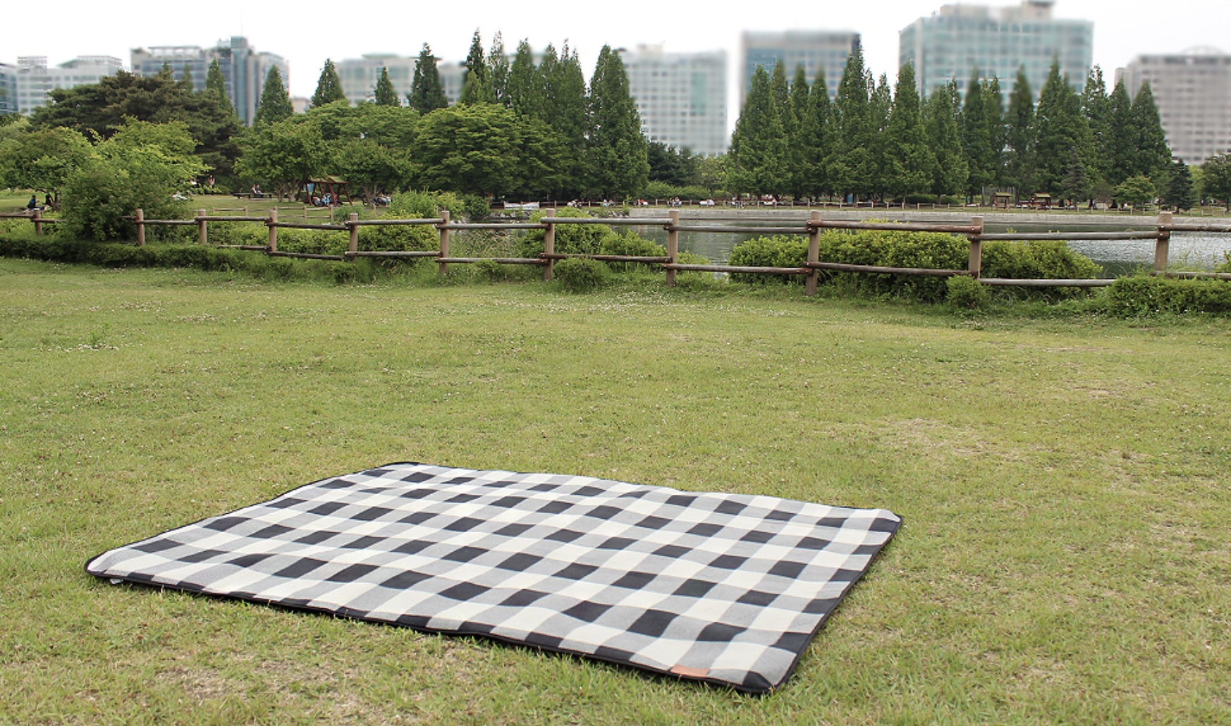 classic picnic blanket